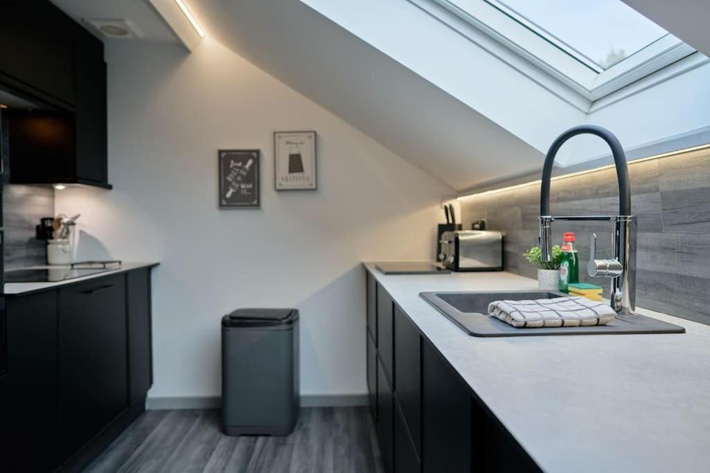 York City Central Apartment And Coffee Shop Екстериор снимка